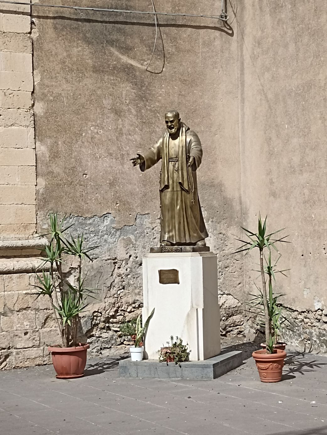Statua di San Pio